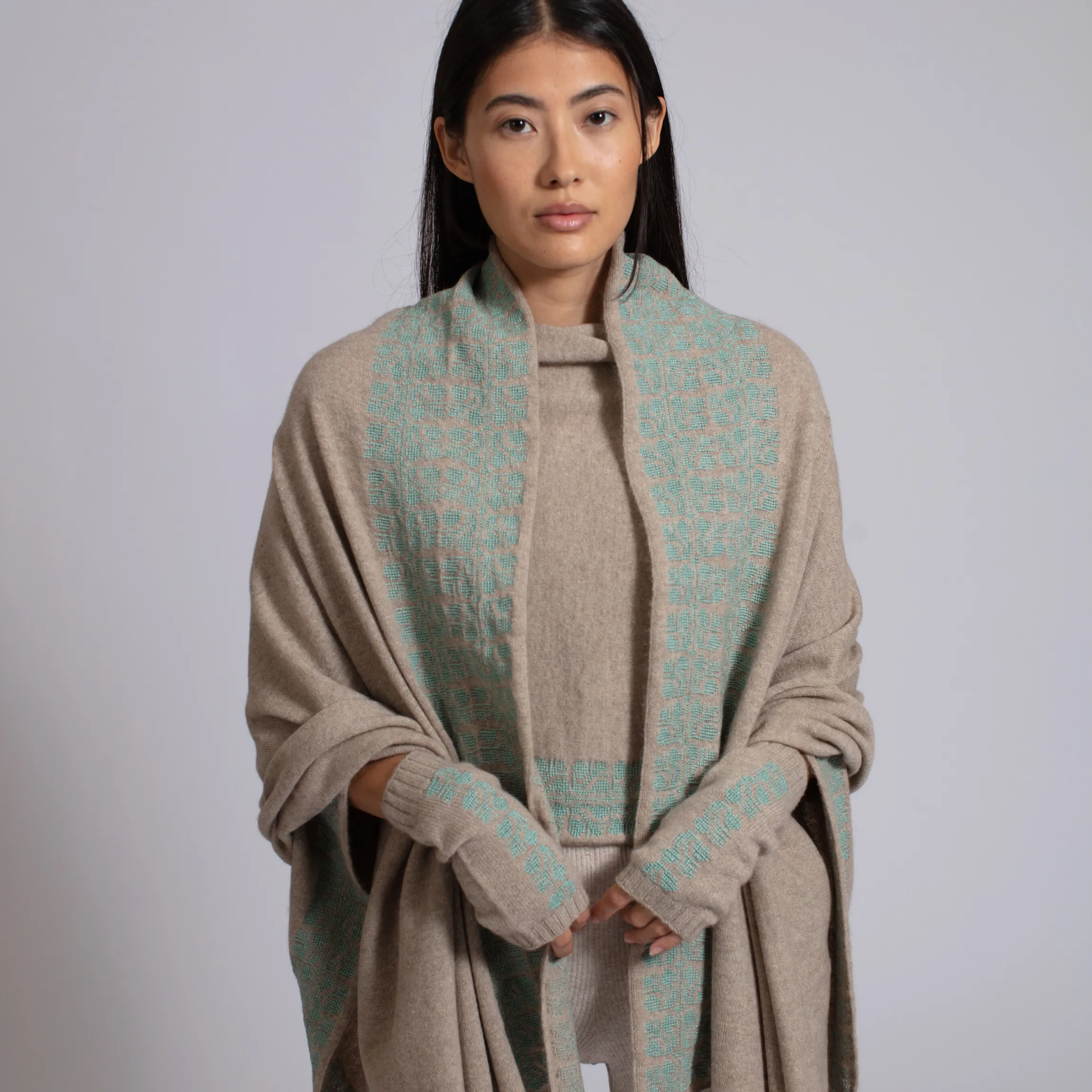 BEIGE CASHMERE PONCHO