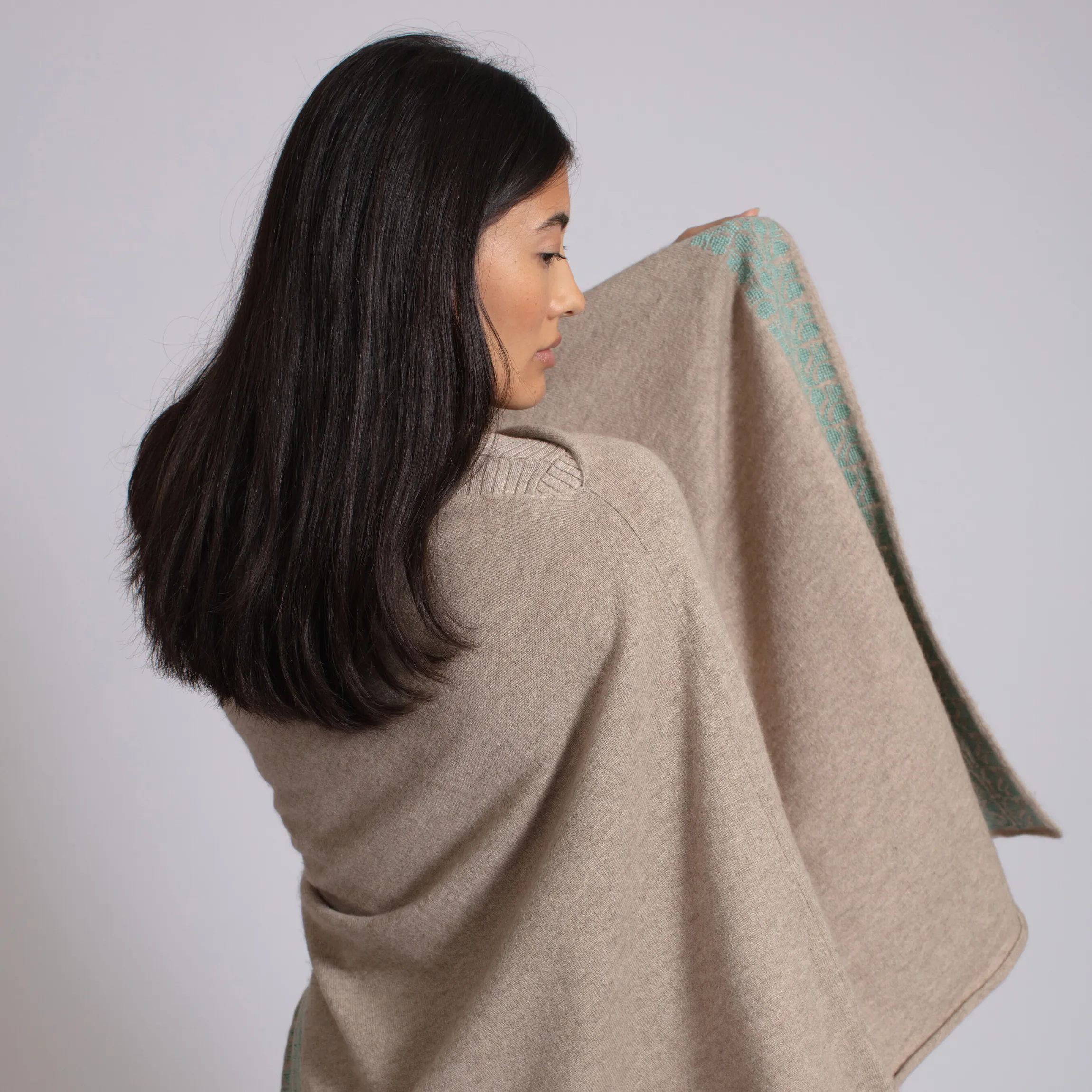 BEIGE CASHMERE PONCHO