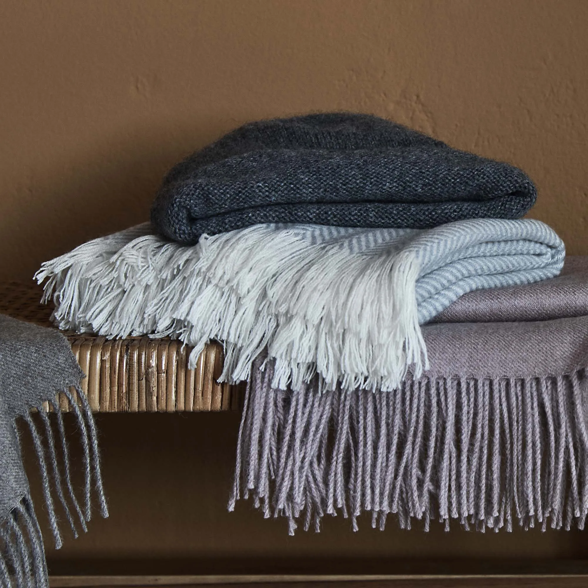 Nerva Cashmere Blanket [Mint/Cream]