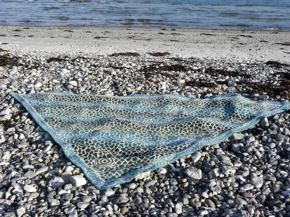 Raindrop shawl by Ruth Sørensen, knitting pattern